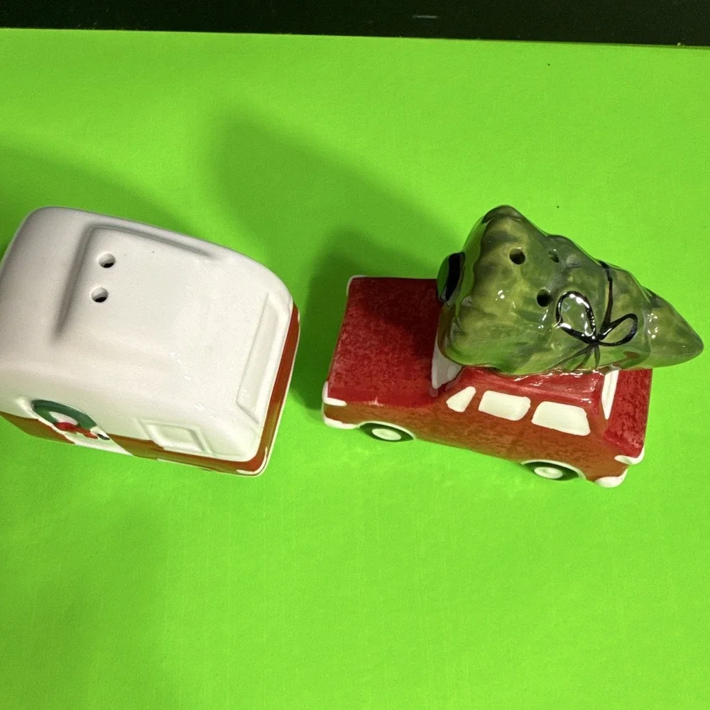 Vintage Hand Painted Ceramic Christmas Car & Camper Salt & Pepper Shakers Set